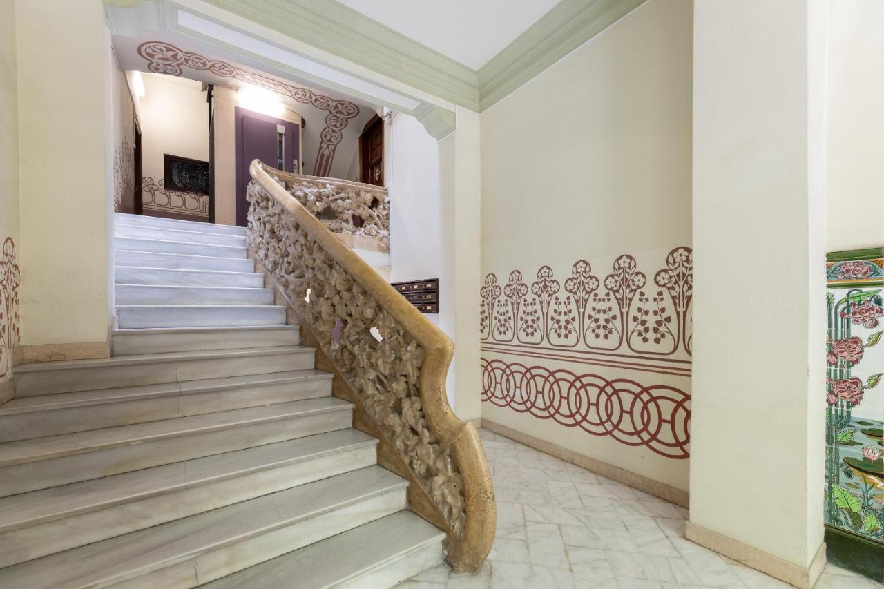 Aparteasy - Modernist Flat In Eixample Center Barcelona Exterior photo